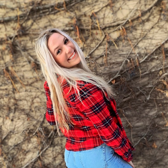 Meet your Posher, Aleah - Picture 1 of 1